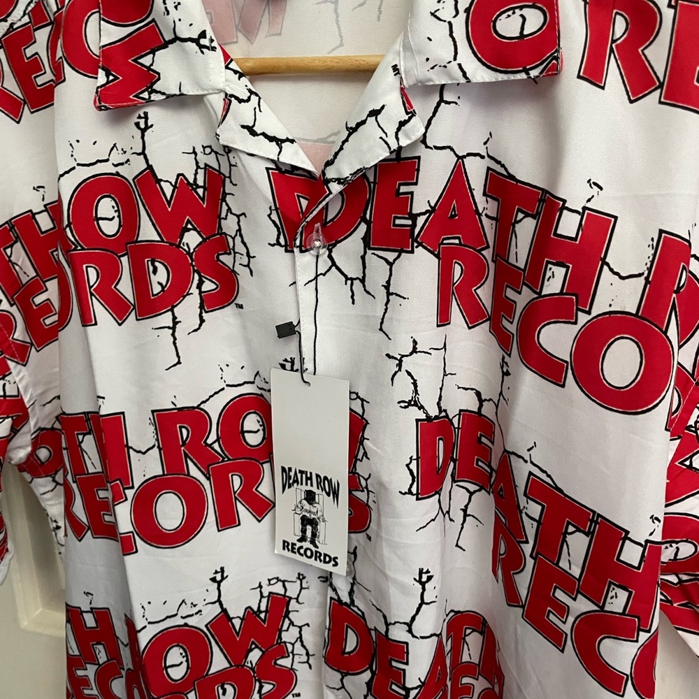 Death Row Records Short Sleeved Mens Shirt With Tags Size M Snoop Dogg Tupac Dre - Picture 2 of 4